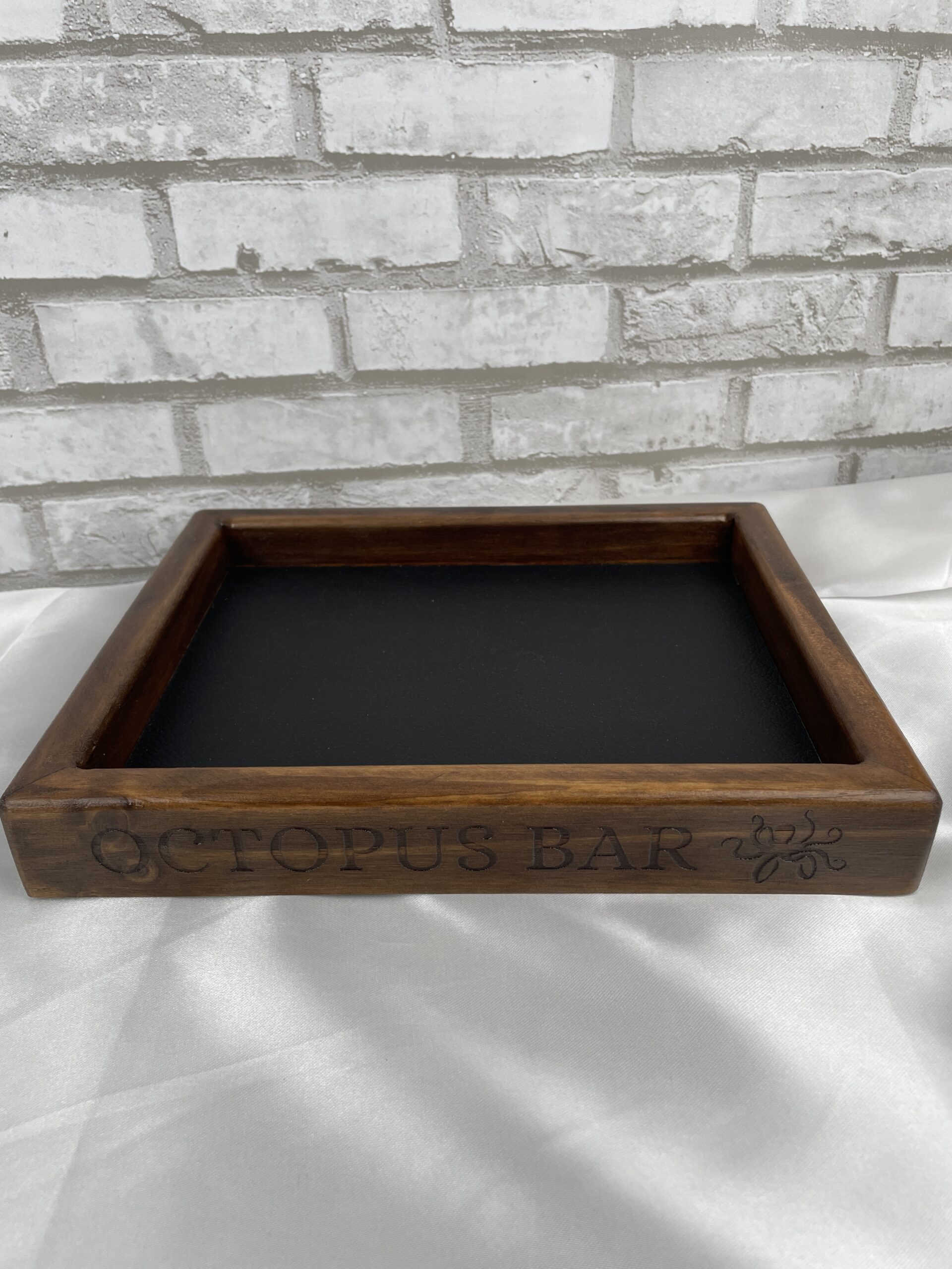 plateau de dés en bois