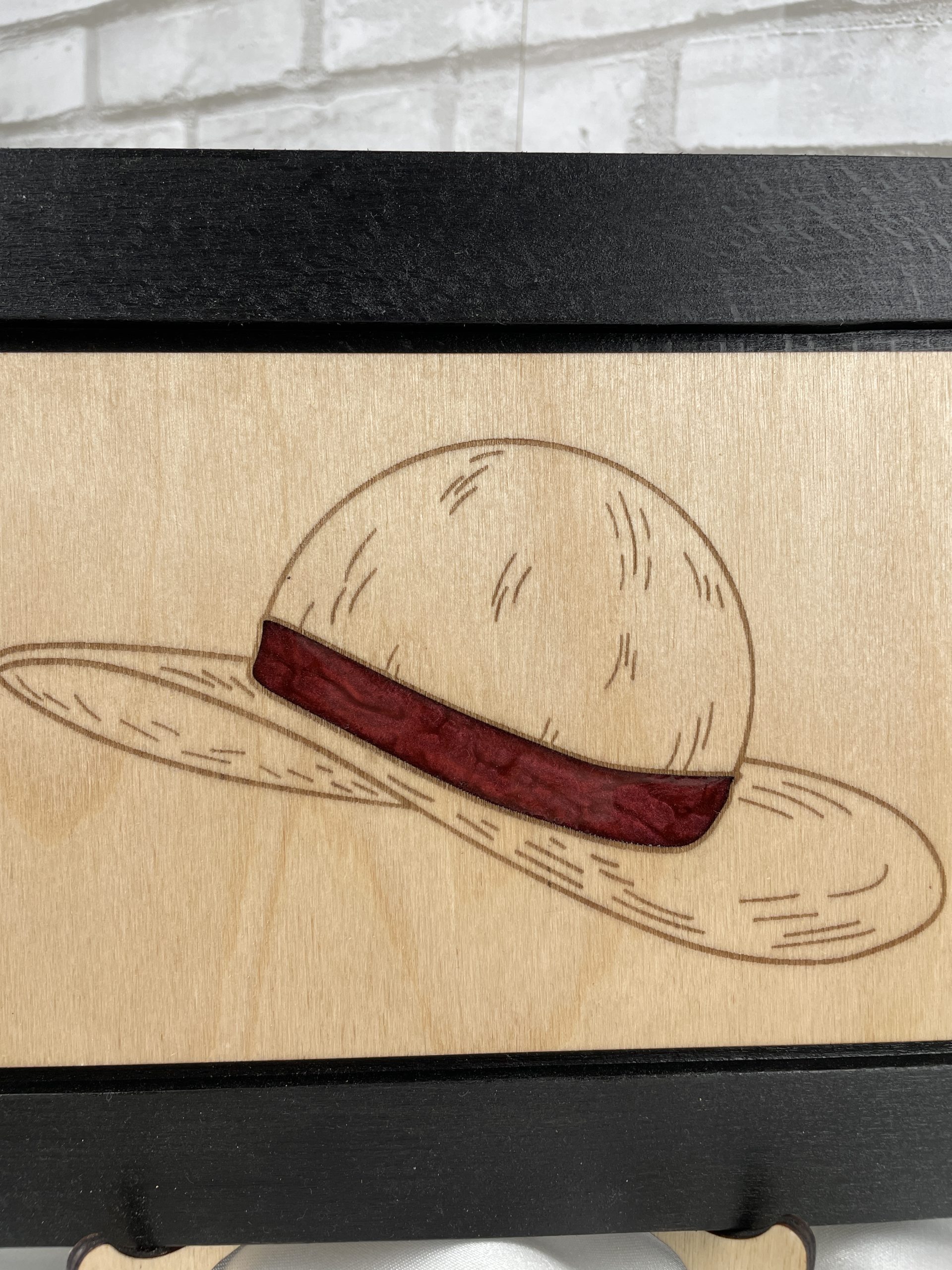 tableau en bois resine chapeau
