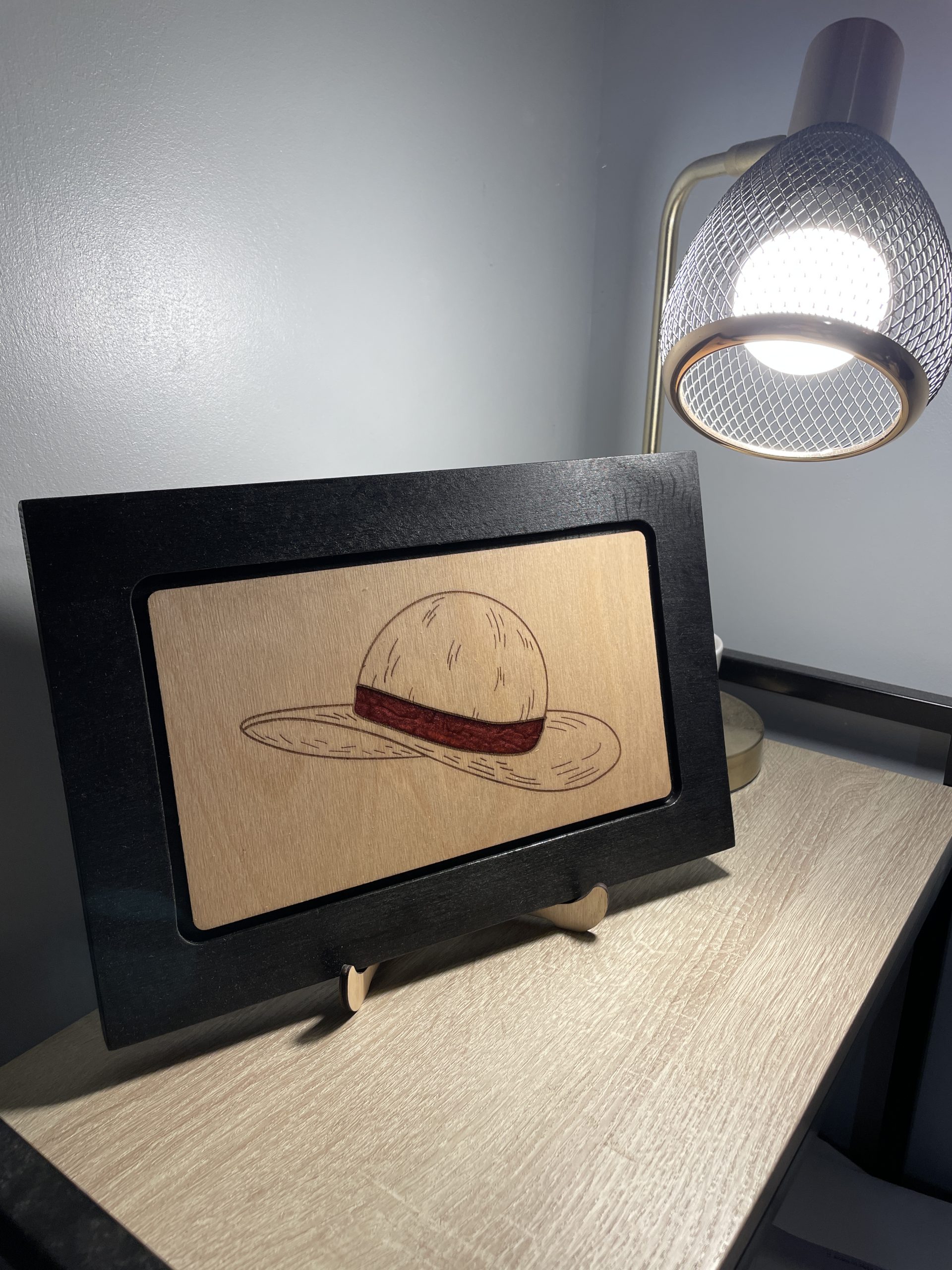 tableau en bois resine chapeau