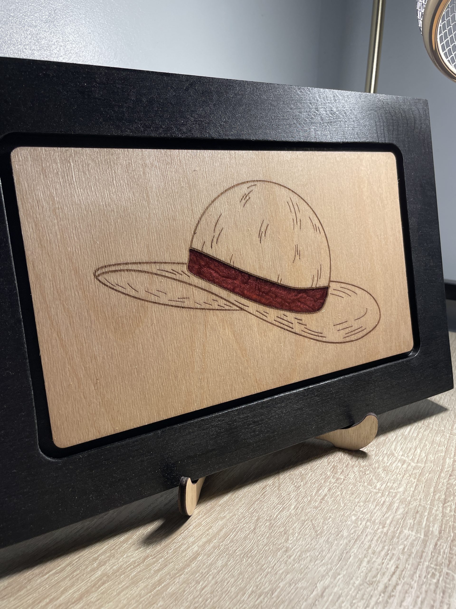 tableau en bois resine chapeau